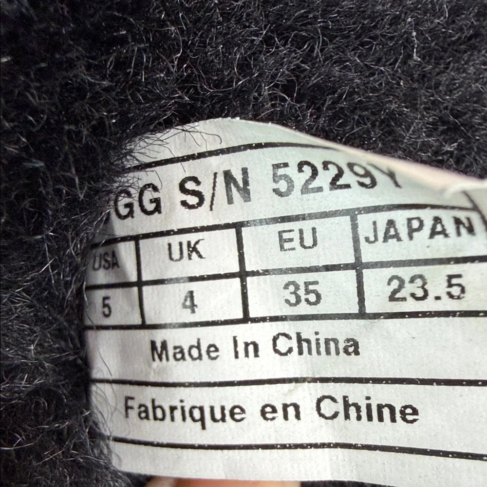 UGG Classic Black‎ Leather Sheepskin Boots Size 5